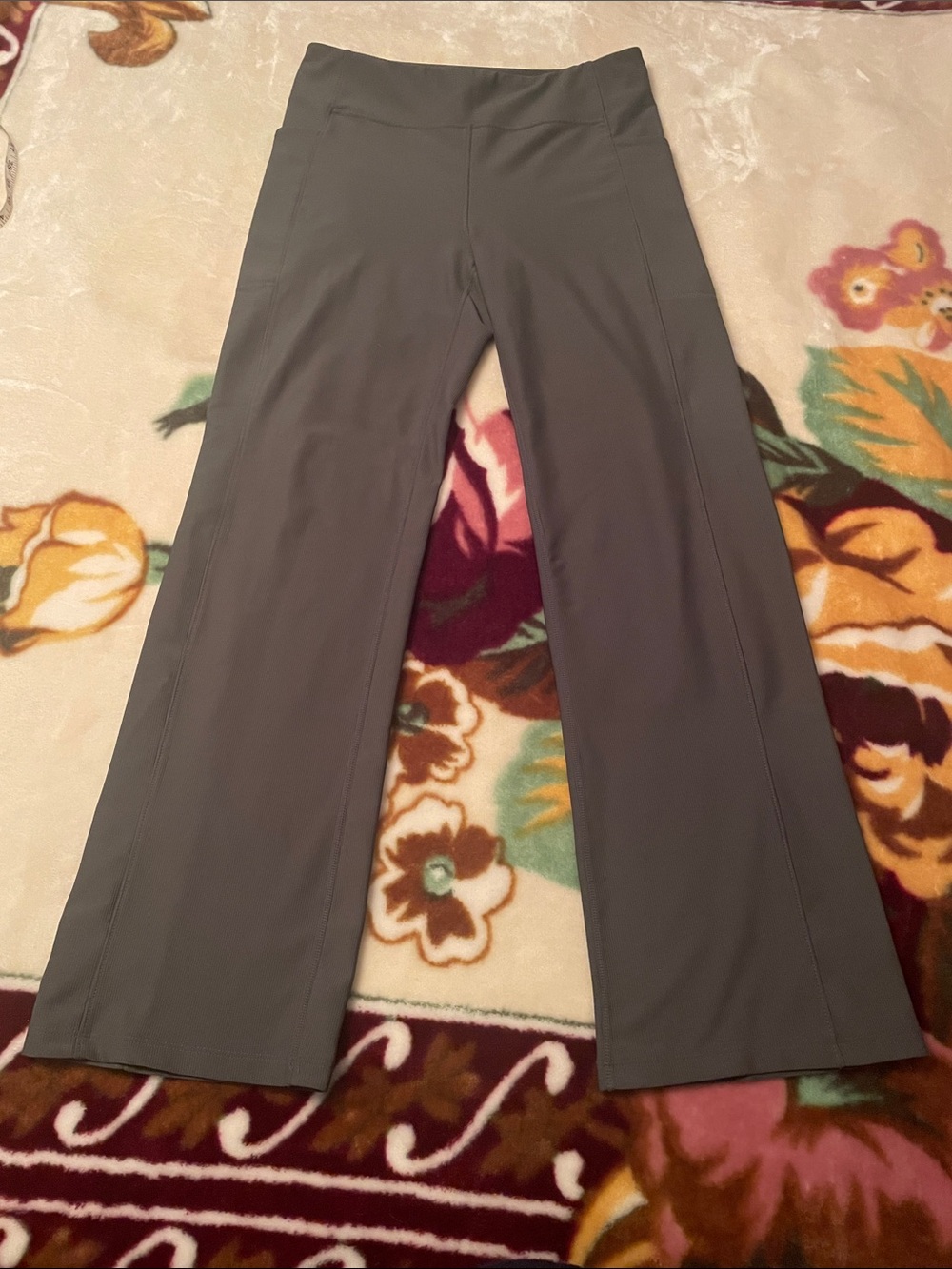 32 Degrees Cool Women’s Gray Stretch Flare Pants Size M